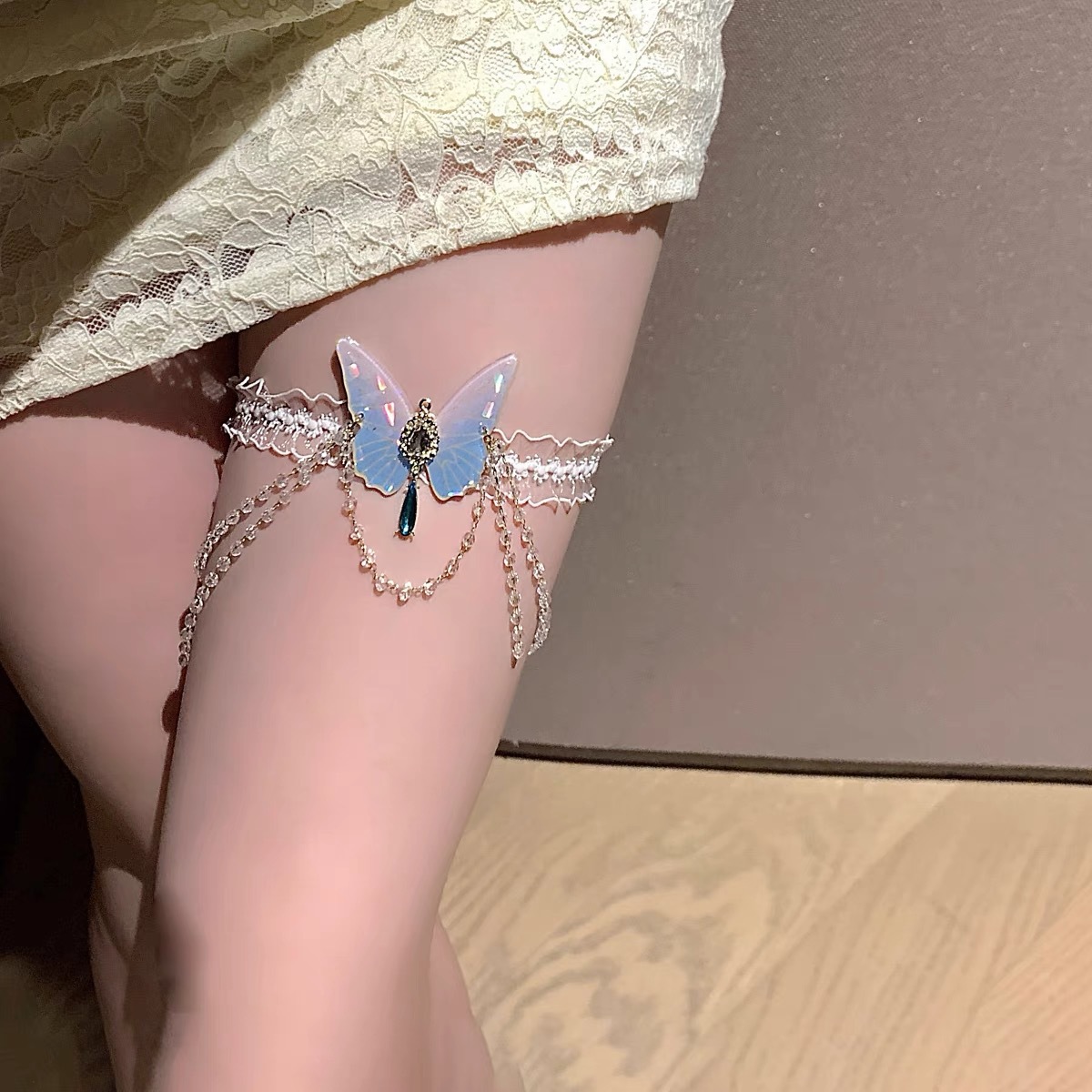 Body Jewelry For You - Moda Kelebek Desen Elastik Dantel Bacak